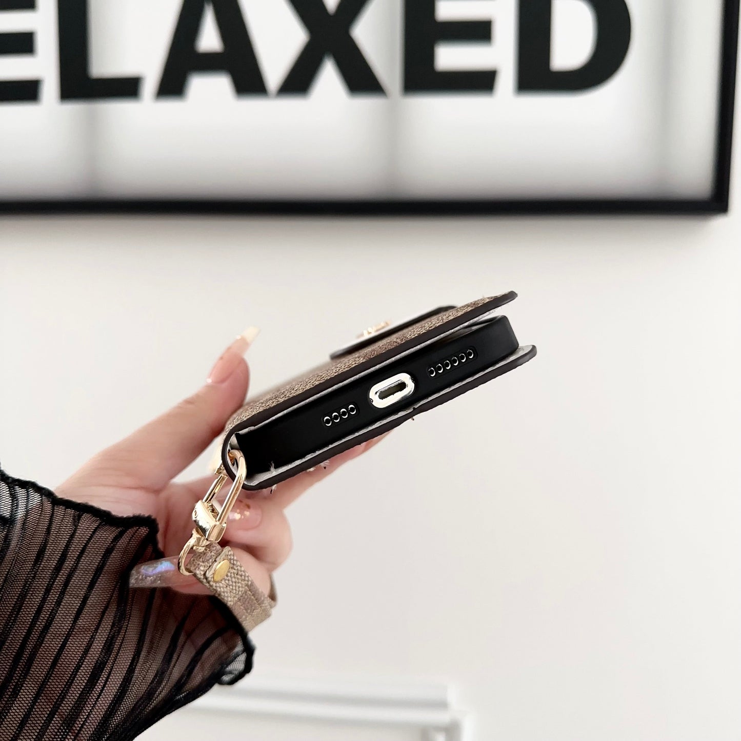 코치 아이폰 케이스 가죽 플립 케이스 + 카드 홀더 브라운-PTK241622