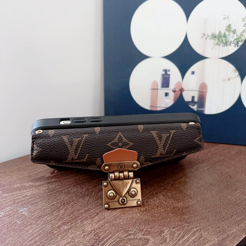 Etui na iPhone'a z torbą na karty Lou Lock