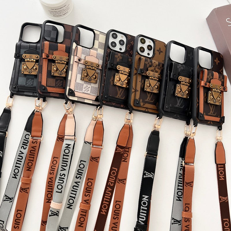 Lou Brown Crossbody Chain iPhone-hoesje