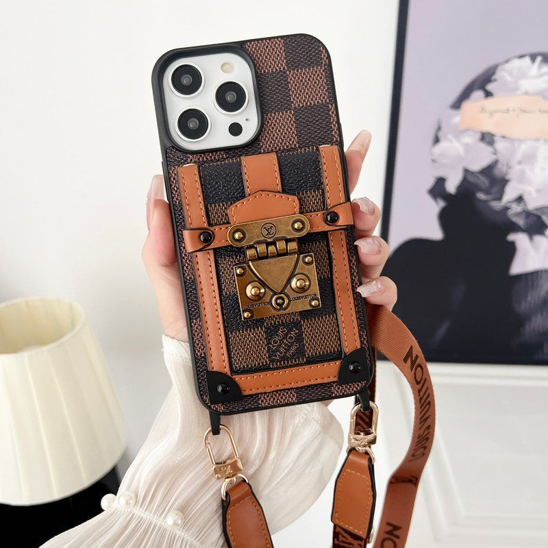 Lou Brown Crossbody Chain iPhone-hoesje