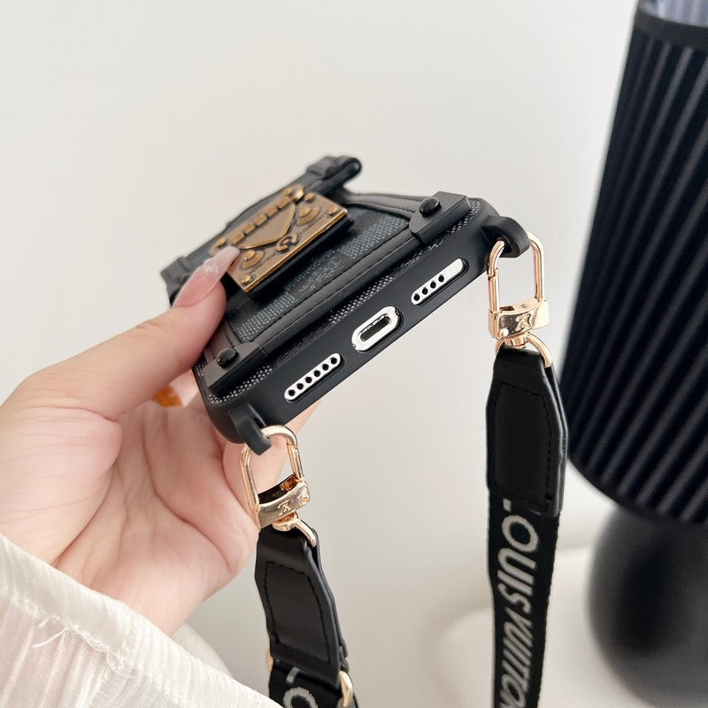 Lou Brown Crossbody Chain iPhone-hoesje