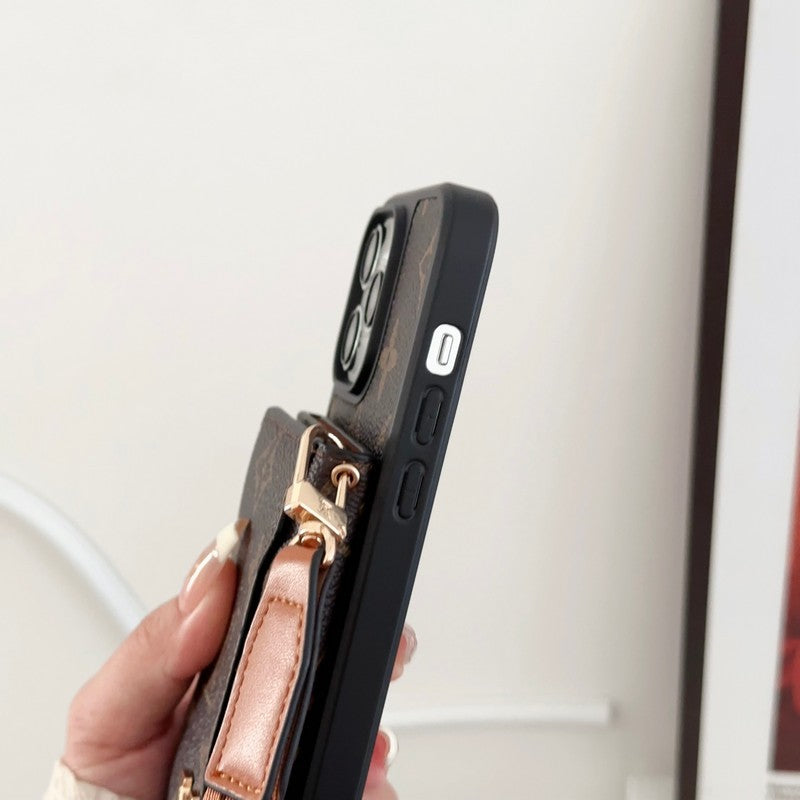 Lou iPhone-Hülle mit seitlicher Kartentasche und Kette zum Umhängen