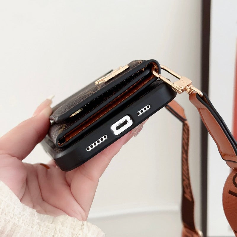 Lou iPhone-Hülle mit seitlicher Kartentasche und Kette zum Umhängen