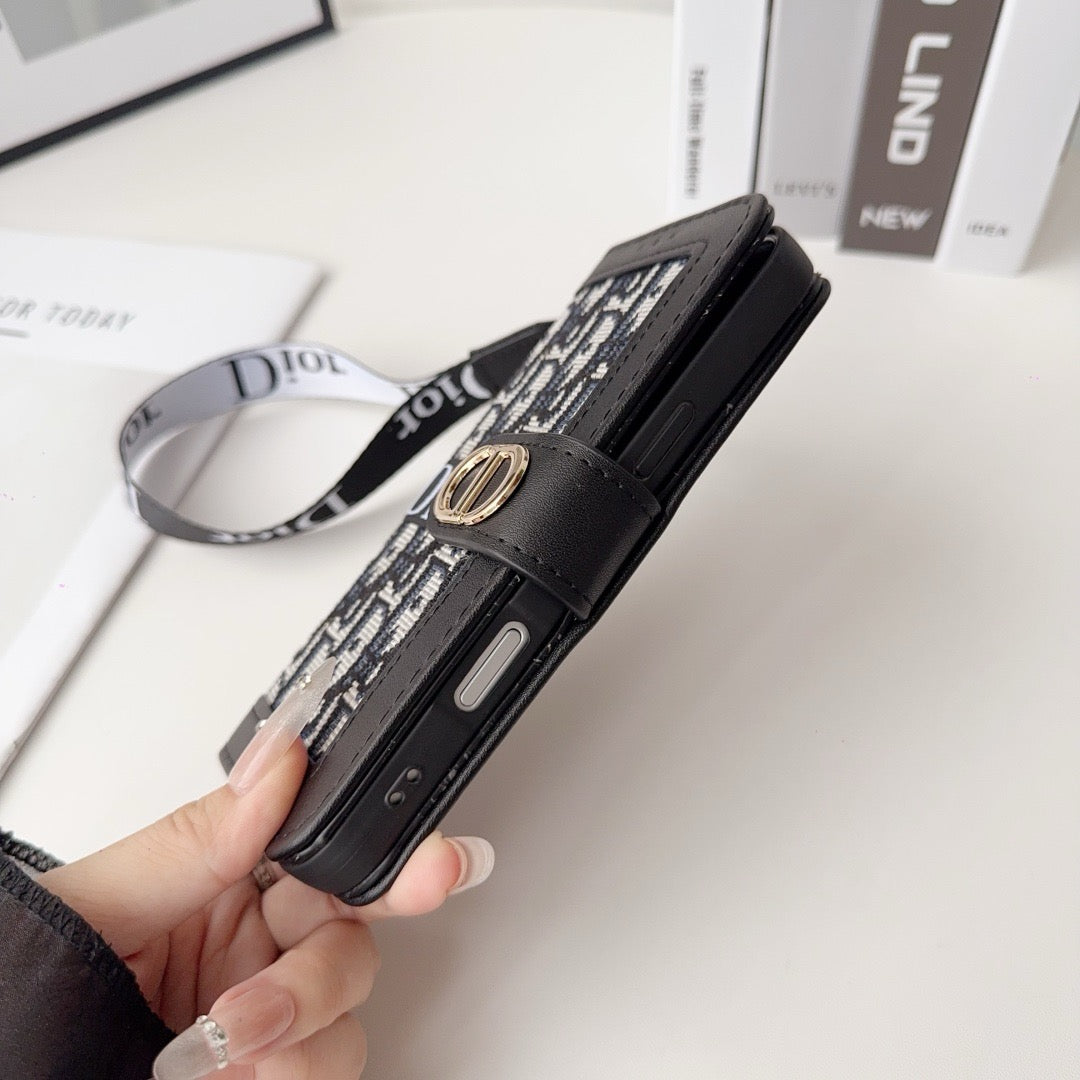 CD:n elegantti kuviollinen lompakkokotelo irrotettavalla rannehihnalla