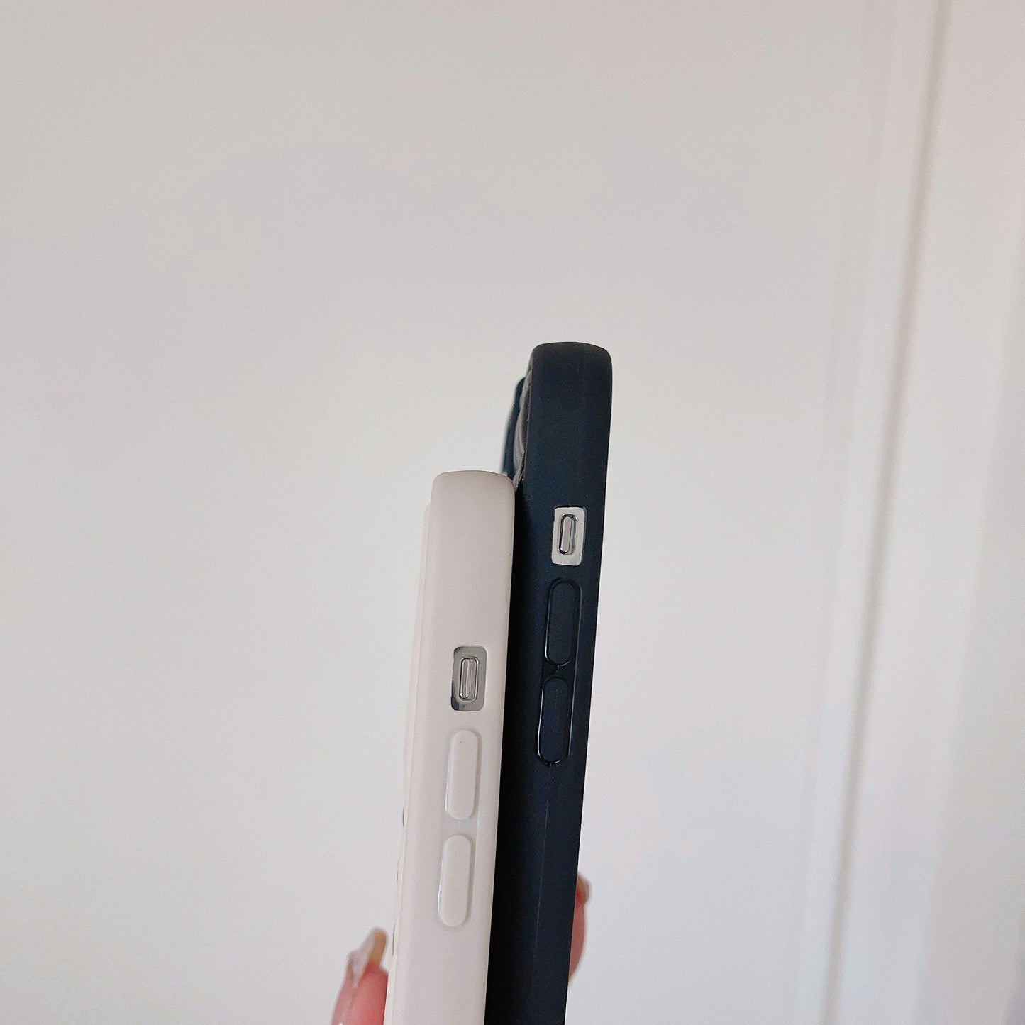 CD Gold Logo nahkainen iPhone-kotelo