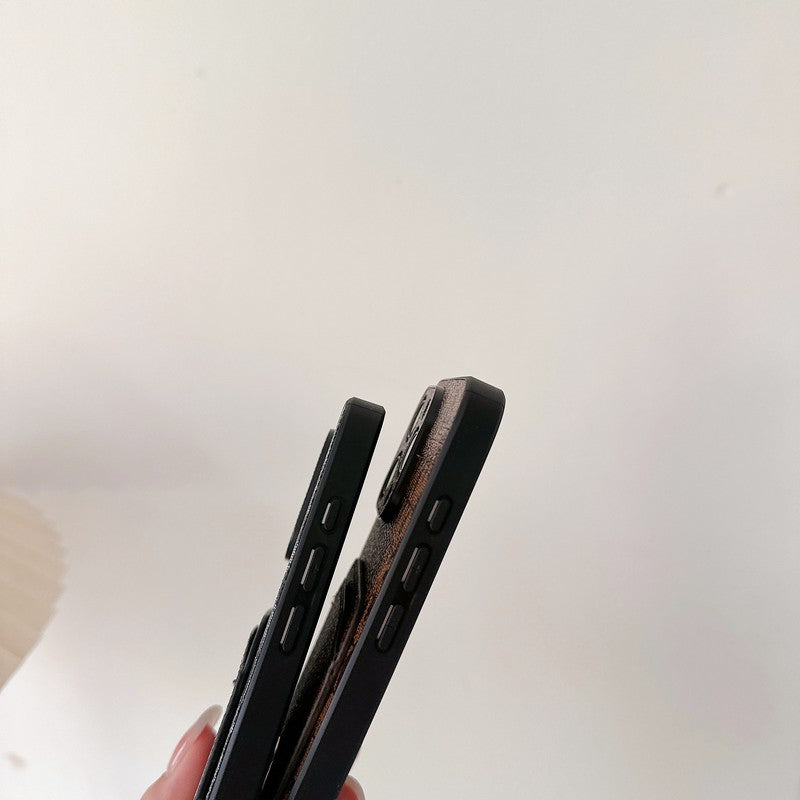 Sac à cartes MK Logo doré Coque et skin iPhone