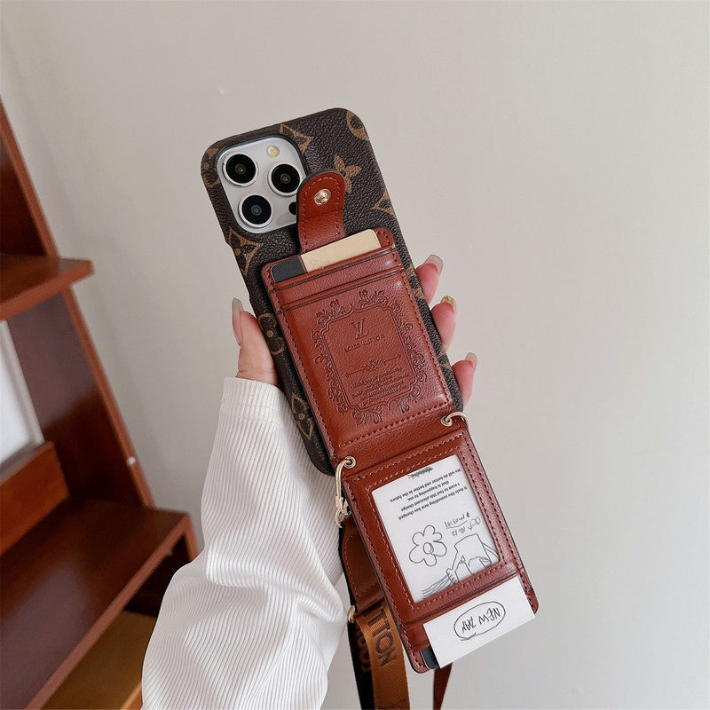 Lou Card Bag Crossbody Chain iPhone Fodral