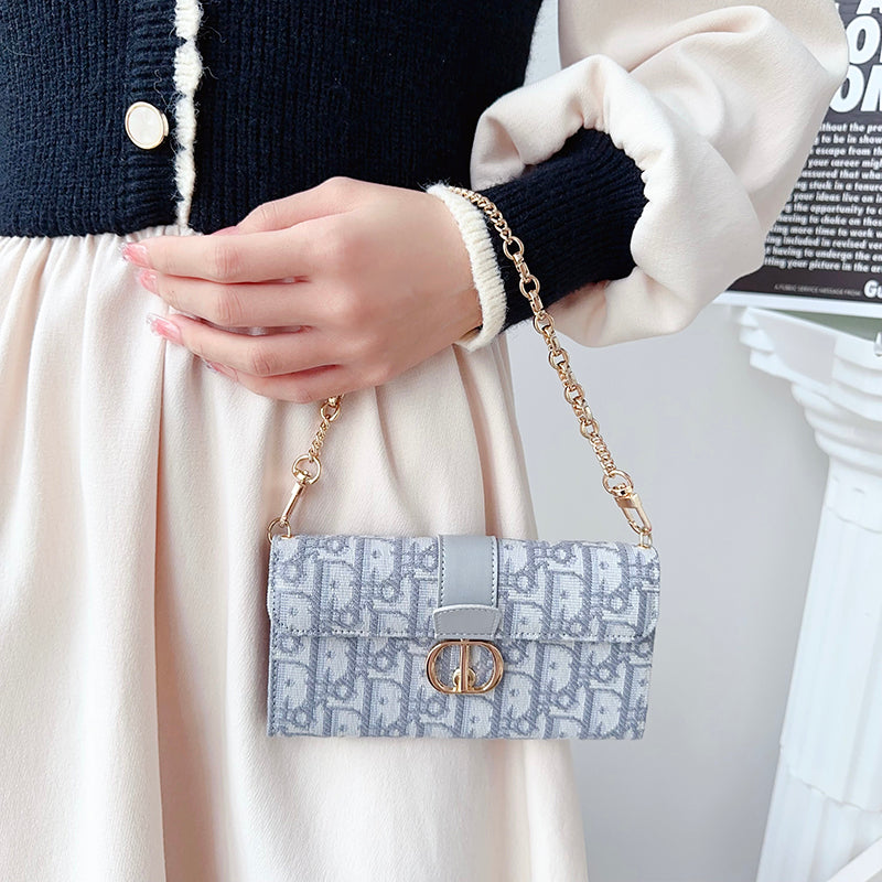 IPhone-Hülle mit CD-Tasche, Schals und Kette