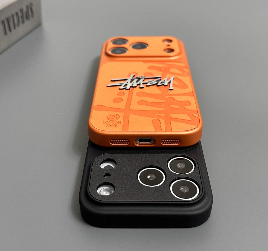 Street Script Hülle mit erhabenem Logo – Schwarz & Orange