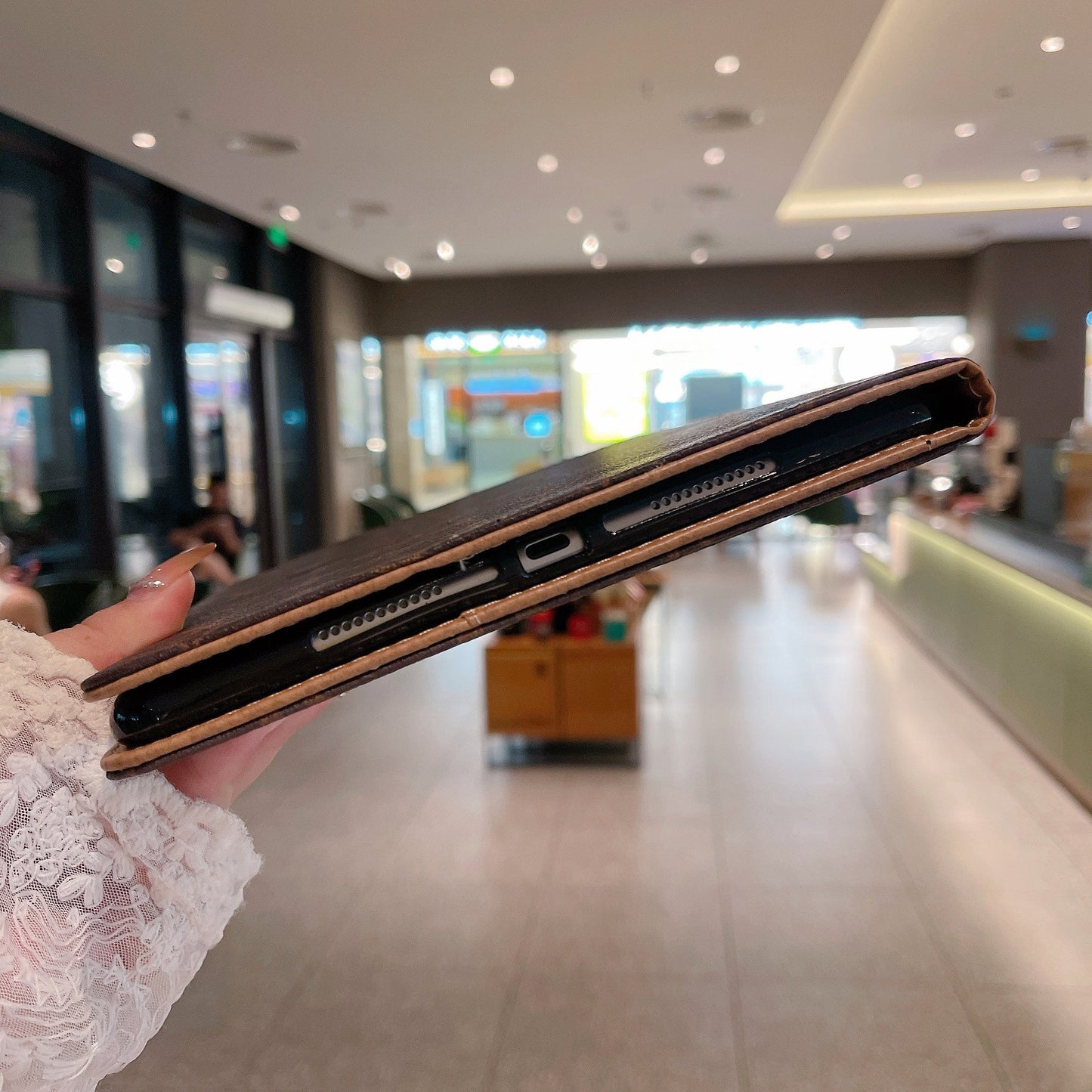 Funda para iPad de Apple con estampado de tema de verano fresco de cuero con monograma de lona de lujo