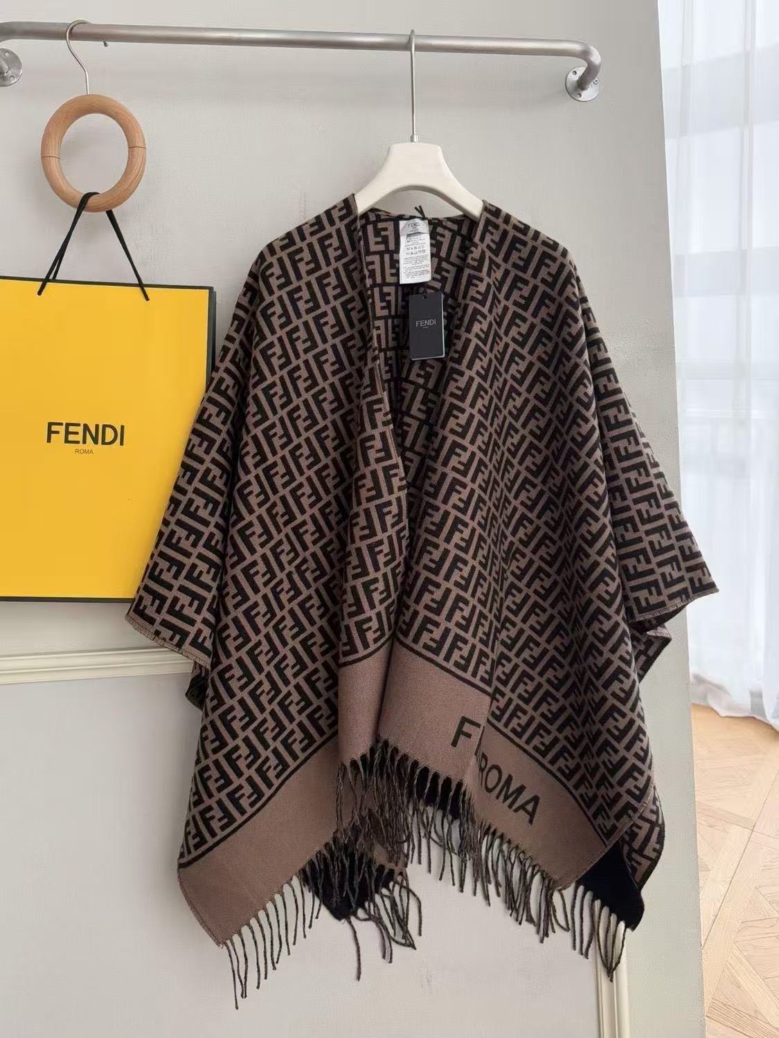 Two-color geometric texture knitted shawl, fringed edge loose warm exterior