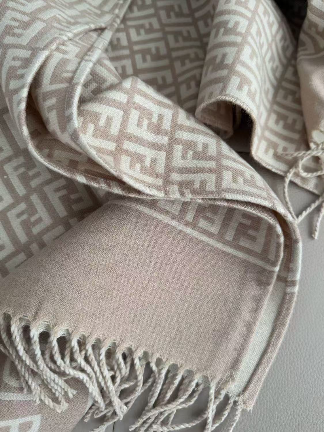 Two-color geometric texture knitted shawl, fringed edge loose warm exterior