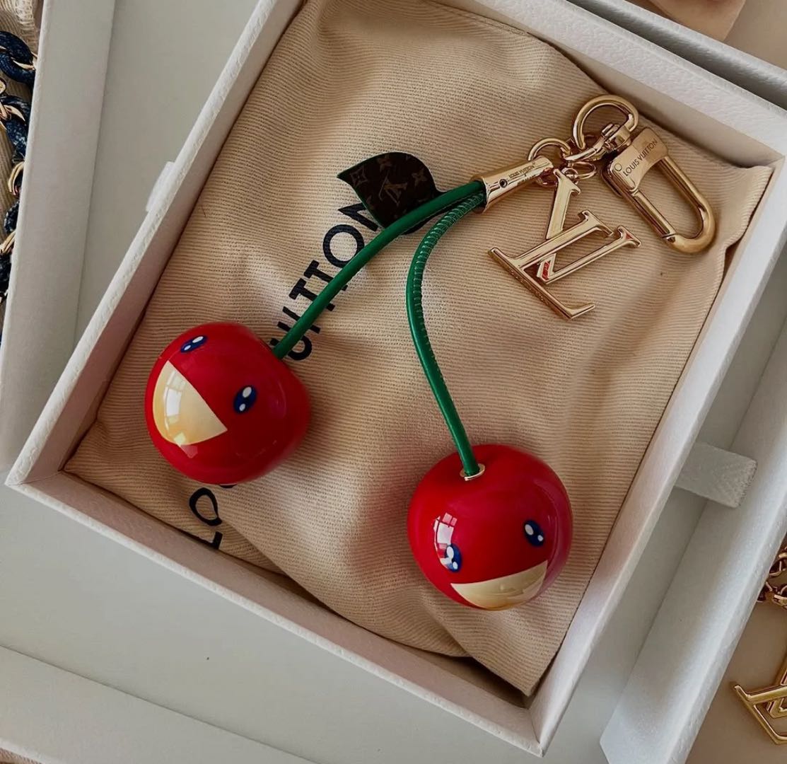🌟 Chaveiro L-Cherry: Fofura + Luxo, Tudo em Um 🍒✨