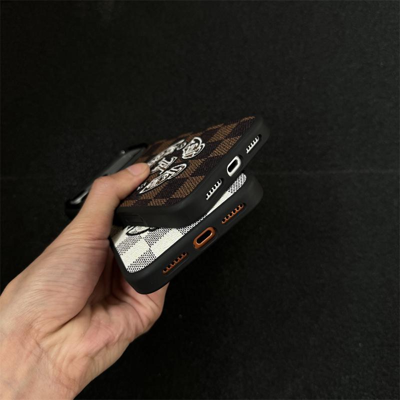 刺繡皮革紋理棋盤格手機殼，帶凸縫標誌