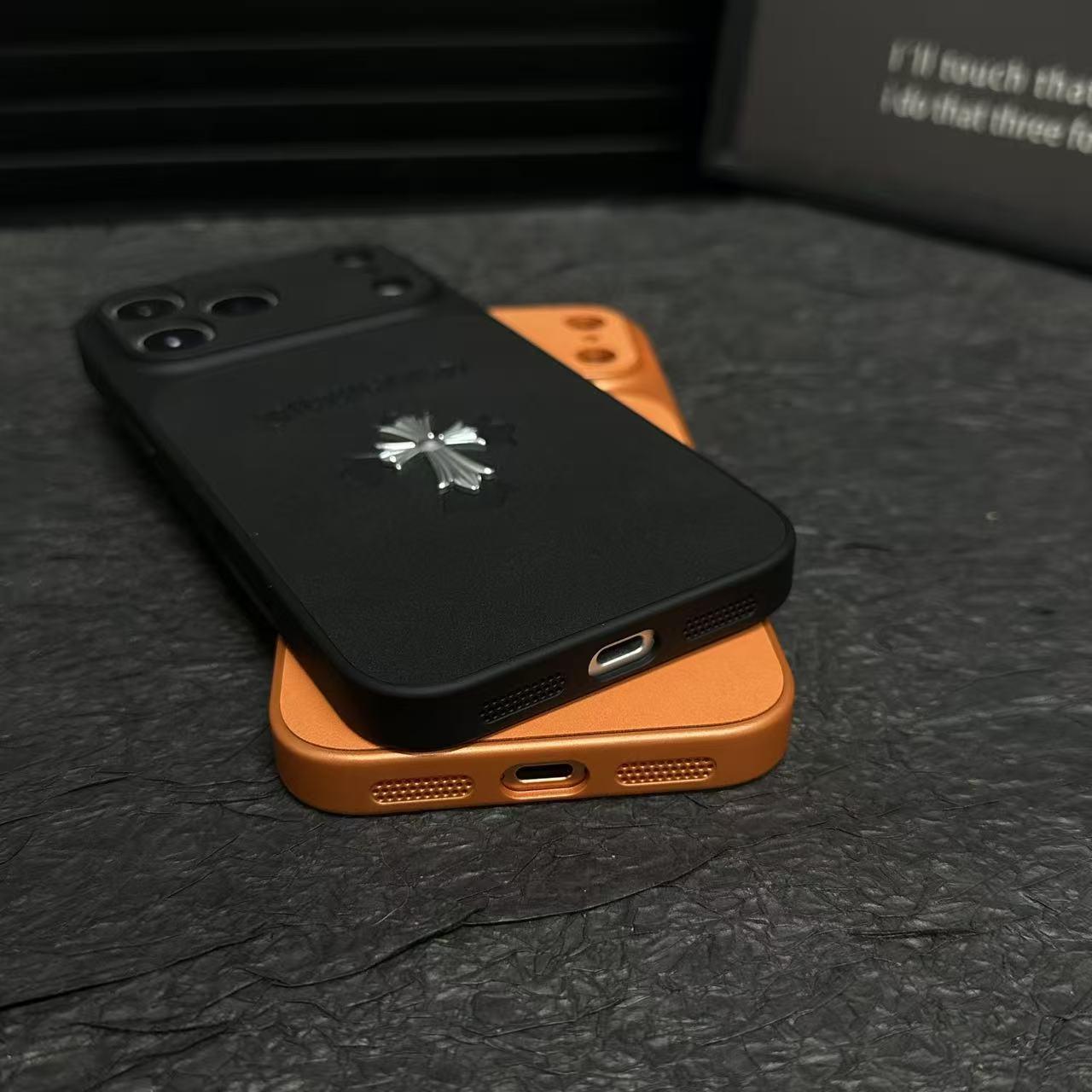 Capa gótica de couro cruzado de luxo