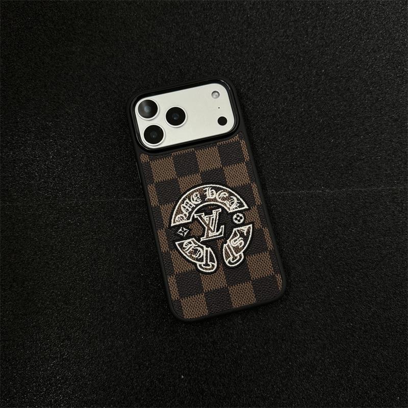 刺繡皮革紋理棋盤格手機殼，帶凸縫標誌