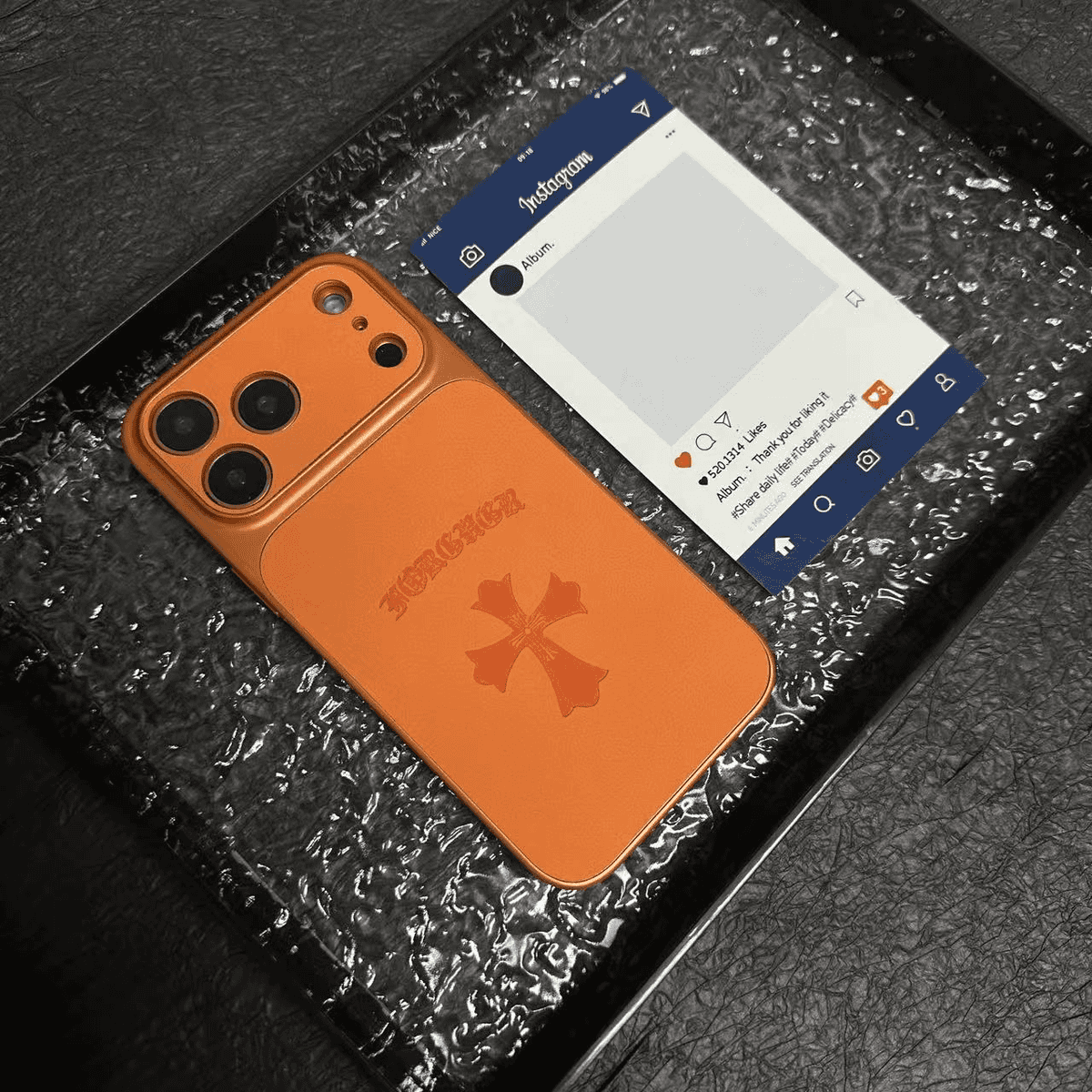 Capa gótica de couro cruzado de luxo