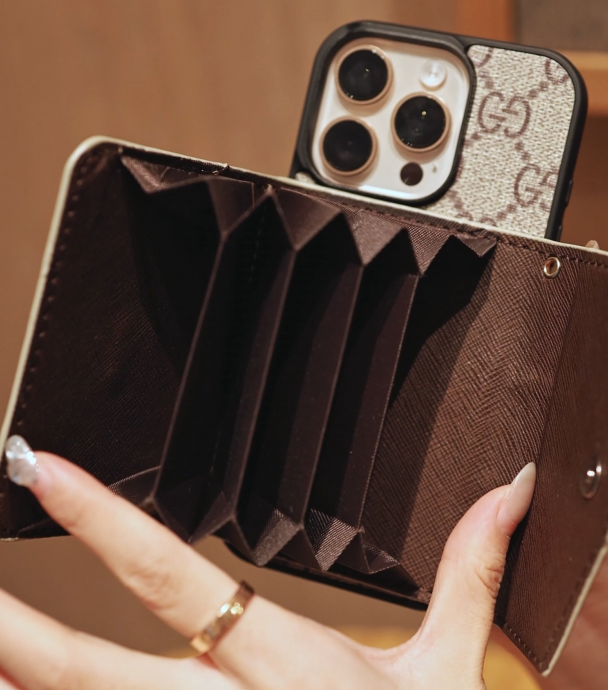 GG Advanced Crossbody iPhone -kotelo korttitaskulla & Olkahihna