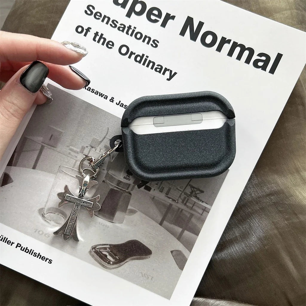 Étui pour AirPod Gothic Cross Charm – Noir